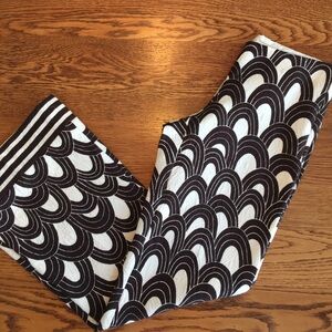 Trina Turk size 2 patterned pants